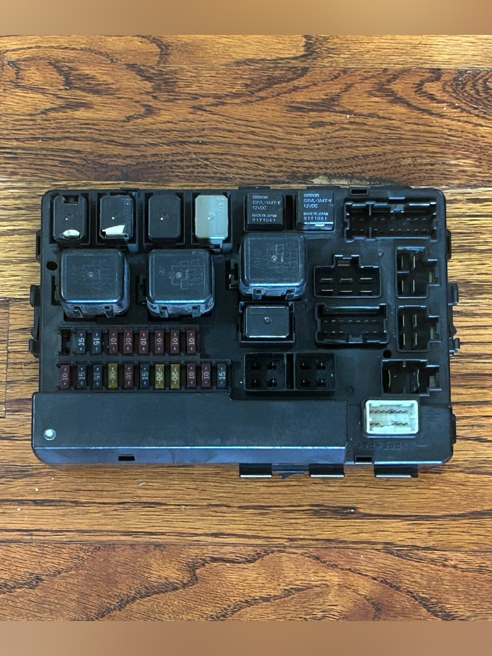 284B7AL500 Nissan Infiniti Intelligent Power Distribution Module (IPDM) / Engine - Picture 7 of 10
